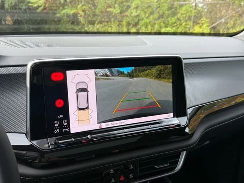 New 2026 Volkswagen Atlas Cross Sport SEL R-Line image 27