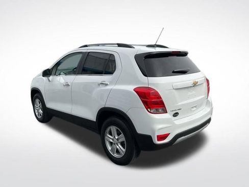 Used 2020 Chevrolet Trax LT w/ LT Convenience Package AWD/4WD image 13