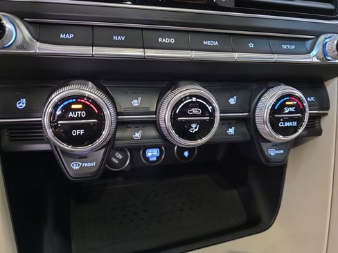 Used 2022 Genesis G70 3.3T w/ Sport Prestige Package image 23