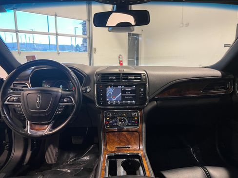 Used 2017 Lincoln Continental Reserve w/ Climate Package image 33