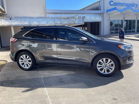 Used 2020 Ford Edge Titanium w/ Equipment Group 301A image 4