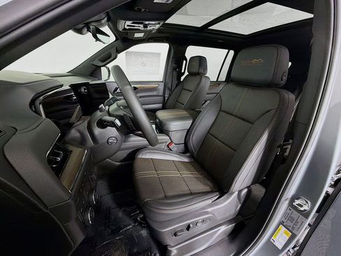 New 2026 Chevrolet Suburban High Country image 11