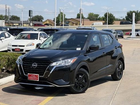 Used 2024 Nissan Kicks S FWD image 2
