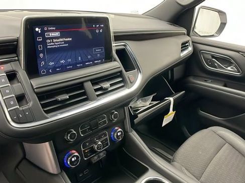 Used 2023 GMC Yukon XL SLE image 19