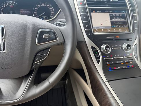 Used 2018 Lincoln MKX Reserve w/ Driver Assistance Package AWD/4WD image 17