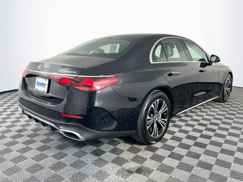 Used 2025 Mercedes-Benz E 350 4MATIC Sedan image 6