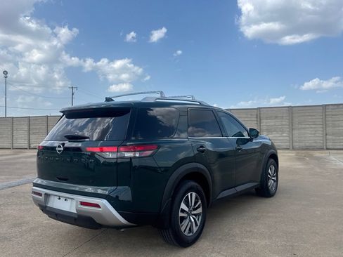 Certified 2023 Nissan Pathfinder SL w/ Black Appearance Package FWD image 20