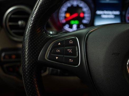 Used 2019 Mercedes-Benz GLC 300 4MATIC w/ Parking Assistance Package image 25