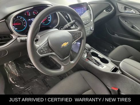 Used 2025 Chevrolet Malibu LT FWD image 12