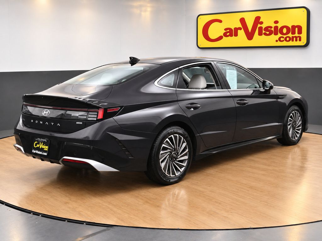 Used 2025 Hyundai Sonata SEL FWD image 4