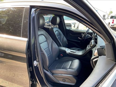 Used 2021 Mercedes-Benz GLC 300 4MATIC image 11