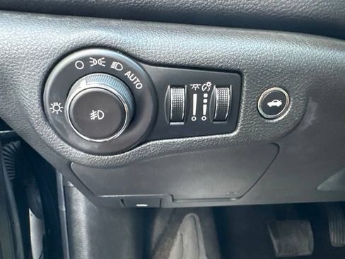 Used 2015 Chrysler 200 S w/ Comfort Group AWD/4WD image 25