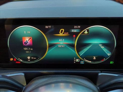 Used 2022 Mercedes-Benz GLB 250 image 11
