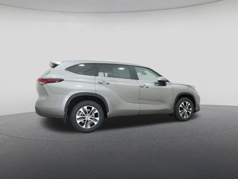 New 2026 Toyota Highlander XLE AWD/4WD image 26