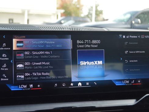 Used 2025 BMW 530i xDrive w/ Premium Package image 18