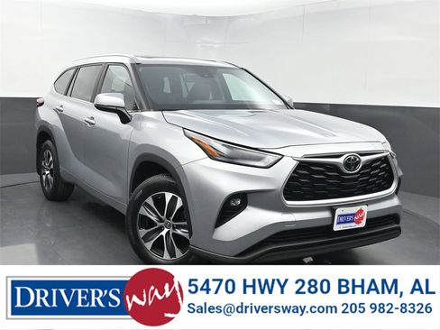 Used 2023 Toyota Highlander XLE image 1