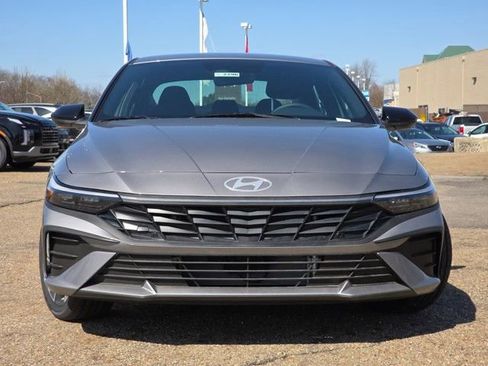 Certified 2025 Hyundai Elantra SEL image 16