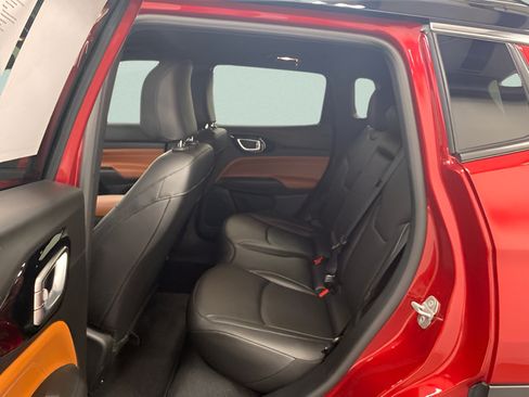 Used 2025 Jeep Compass Limited AWD/4WD image 19