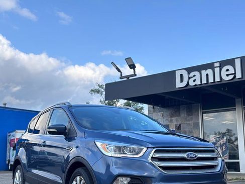 Used 2018 Ford Escape Titanium FWD image 2