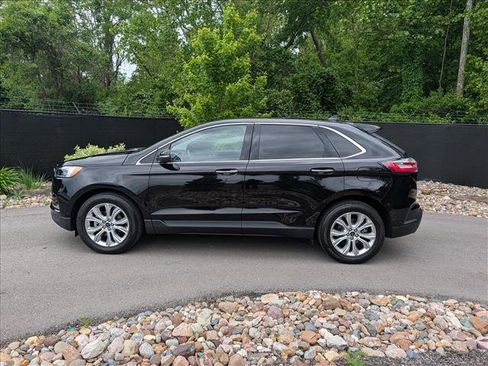 Used 2020 Ford Edge Titanium w/ Equipment Group 301A FWD image 2