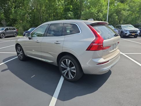 Used 2023 Volvo XC60 B5 Plus w/ Climate Package AWD/4WD image 4
