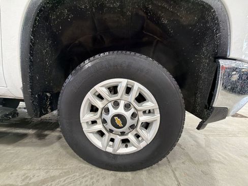 Used 2024 Chevrolet Silverado 2500 LT image 29