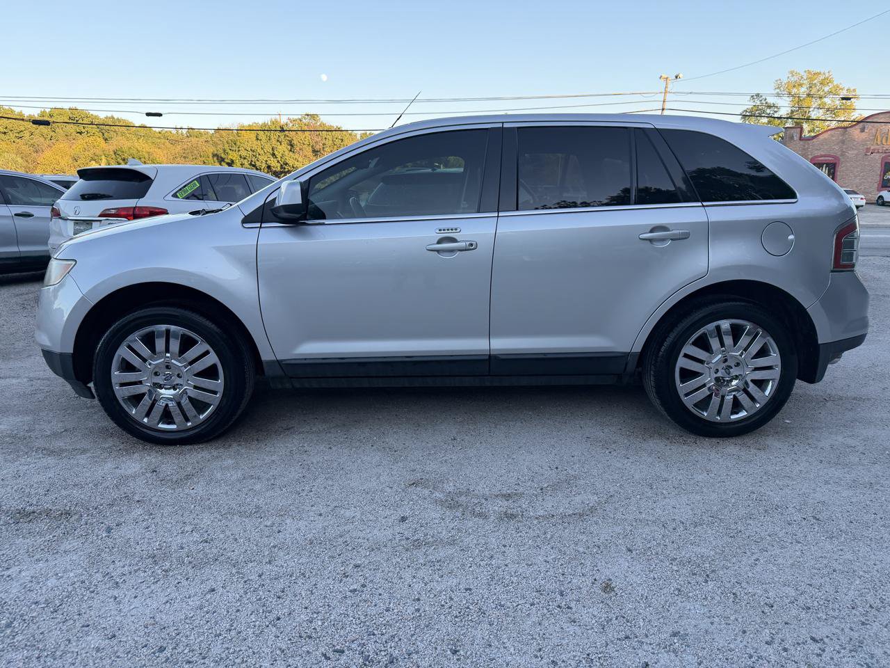 Used 2010 Ford Edge Limited FWD image 2