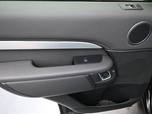 Used 2020 Land Rover Discovery Landmark AWD/4WD image 19