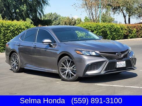 Used 2023 Toyota Camry SE FWD image 2