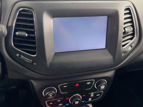 Used 2020 Jeep Compass Latitude image 23