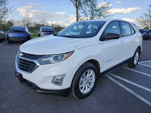 Used 2018 Chevrolet Equinox LS FWD image 12