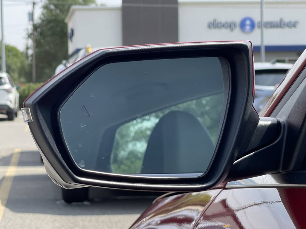 Used 2024 Hyundai Elantra Limited FWD image 19