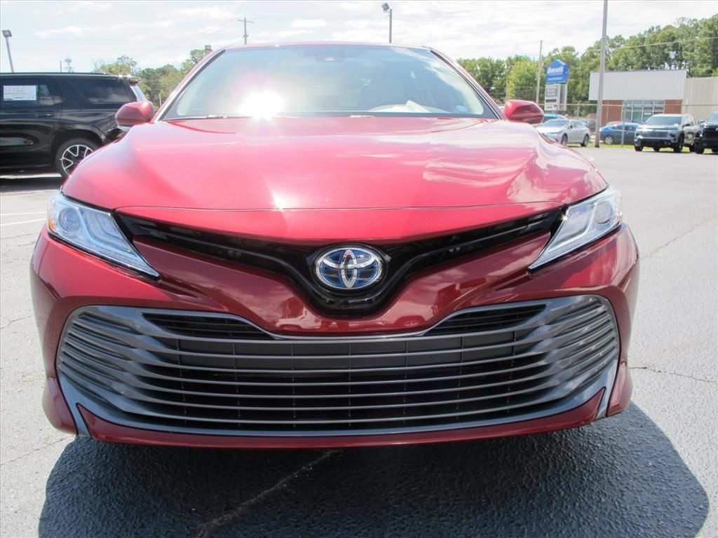 Used 2020 Toyota Camry XLE FWD image 10
