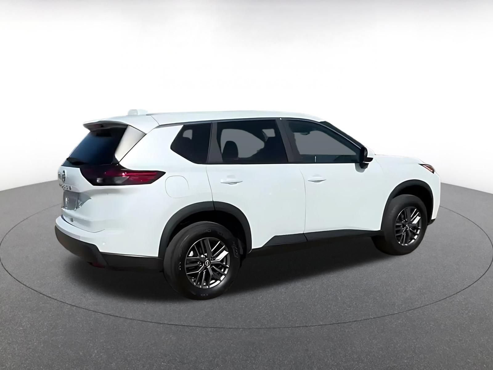 Used 2026 Nissan Rogue SV FWD image 12