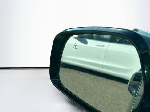 Used 2024 Kia Sorento S image 16