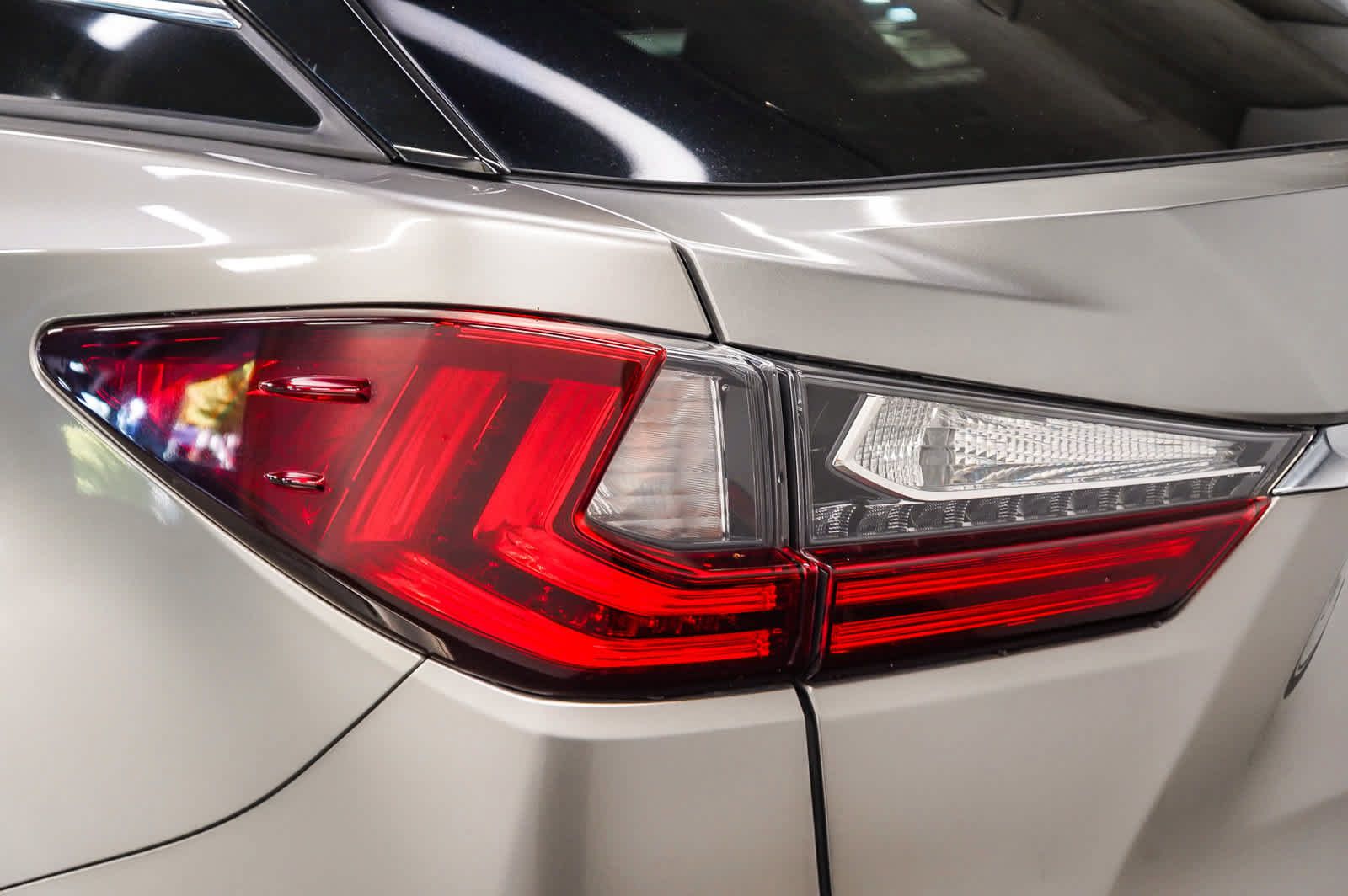 Used 2019 Lexus RX 350 FWD w/ Navigation Package image 9
