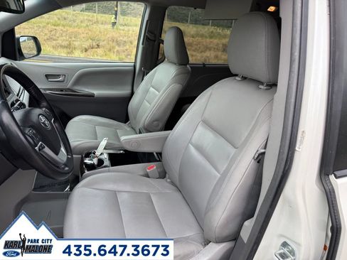 Used 2015 Toyota Sienna XLE Premium FWD image 14