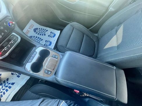 Used 2021 GMC Acadia SLE w/ Driver Convenience Package FWD image 22