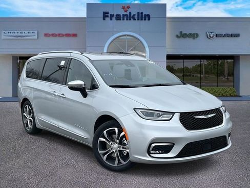 New 2026 Chrysler Pacifica Pinnacle image 1