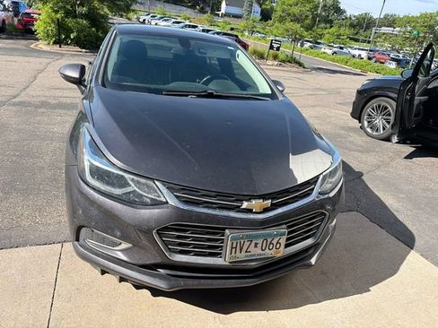 Used 2017 Chevrolet Cruze Premier FWD image 2