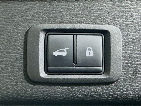 Used 2024 Mitsubishi Outlander SE FWD image 32