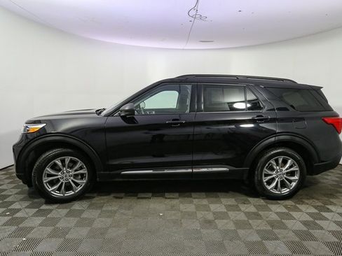 Used 2023 Ford Explorer XLT w/ Equipment Group 202A image 6