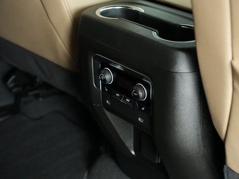 Used 2024 Chevrolet Suburban Premier image 24