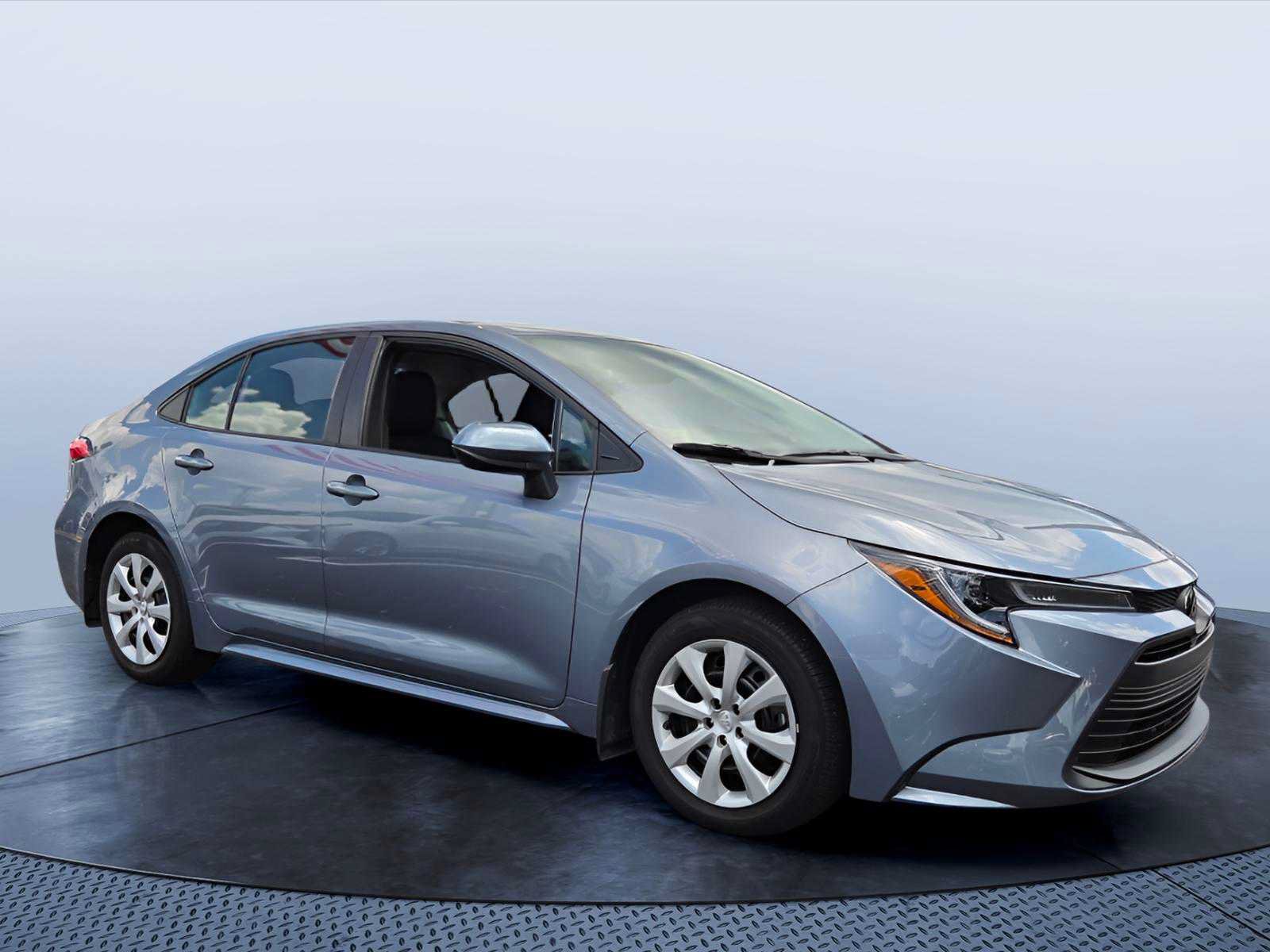 Used 2025 Toyota Corolla LE FWD image 1
