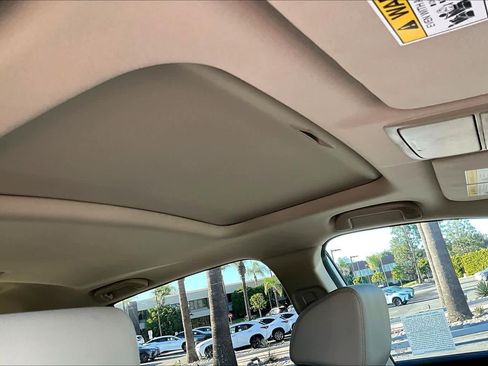 Used 2018 Honda CR-V Touring image 14