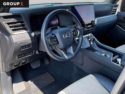 Used 2025 Lexus GX 550 AWD/4WD image 17