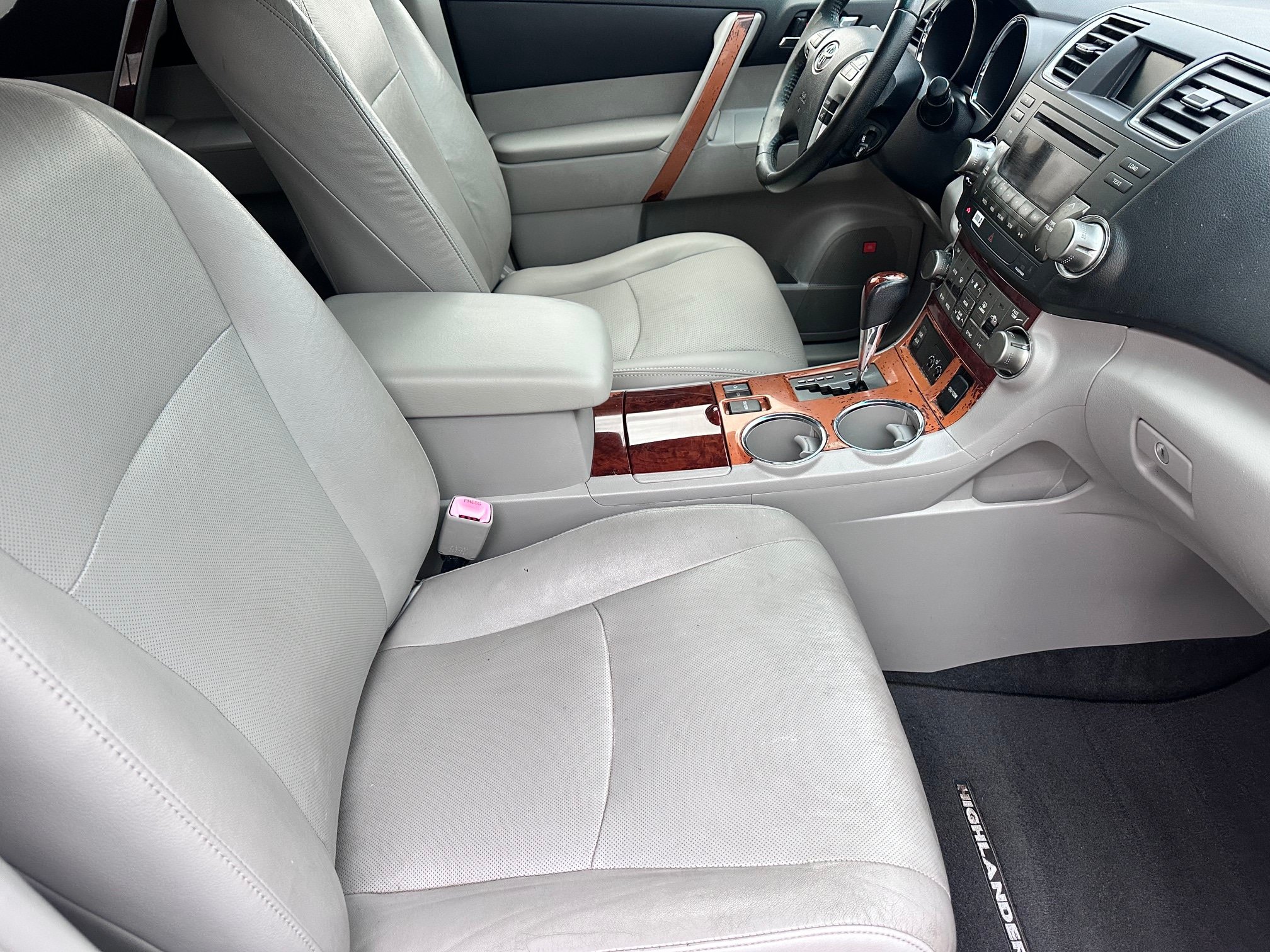 Used 2012 Toyota Highlander Limited AWD/4WD image 11