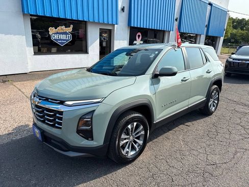 Used 2026 Chevrolet Equinox LT AWD/4WD image 2