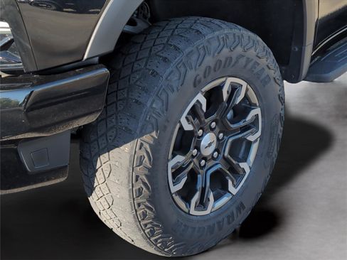 Used 2022 Chevrolet Silverado 1500 ZR2 image 33