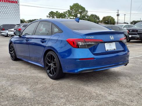 Used 2023 Honda Civic Sport image 3